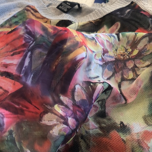 Unique sweater - Picture 6 of 6